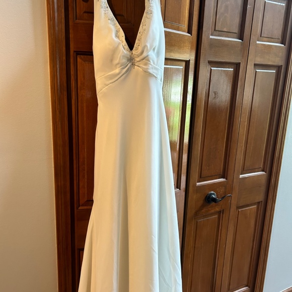 NWT elegant wedding gown - Picture 3 of 8